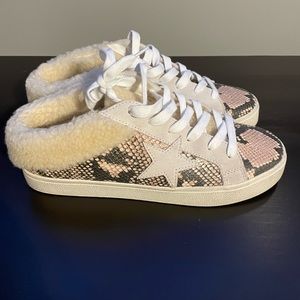 Never worn Steve Madden fashion sneakers